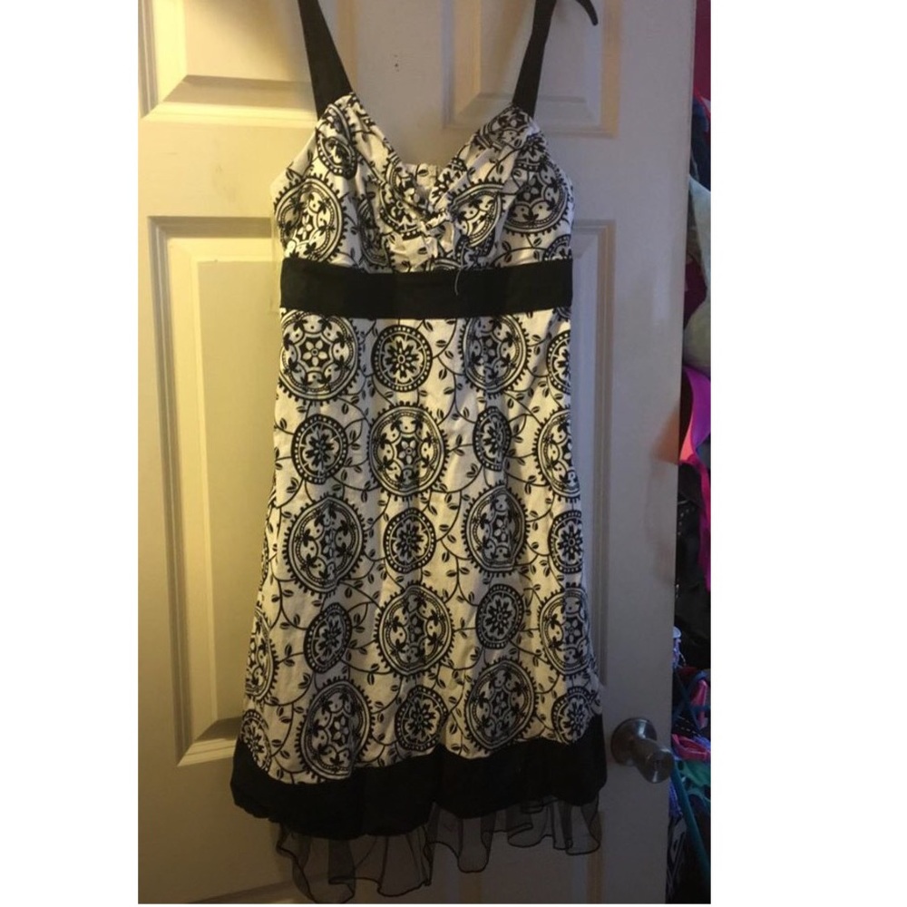 Black and white printed dress